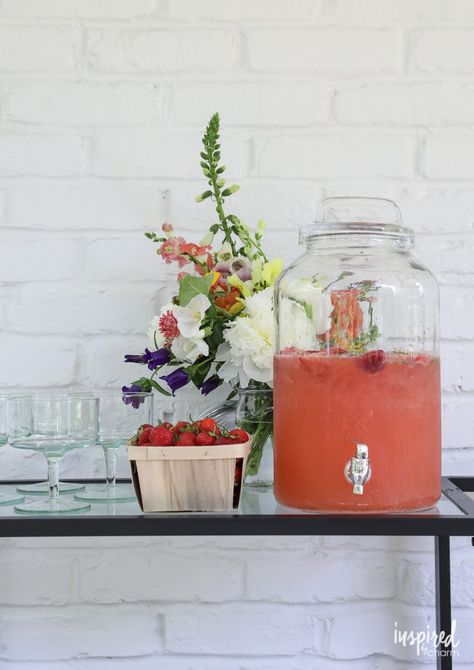 Strawberry Margarita Punch #summer #cocktail #entertaining #margarita #recipe Margarita Punch Recipe, Margarita Punch, Yummy Summer Cocktails, Flavored Margaritas, Traditional Margarita, Glass Beverage Dispenser, How To Make Margaritas, Inspired By Charm, Mocktail Recipes