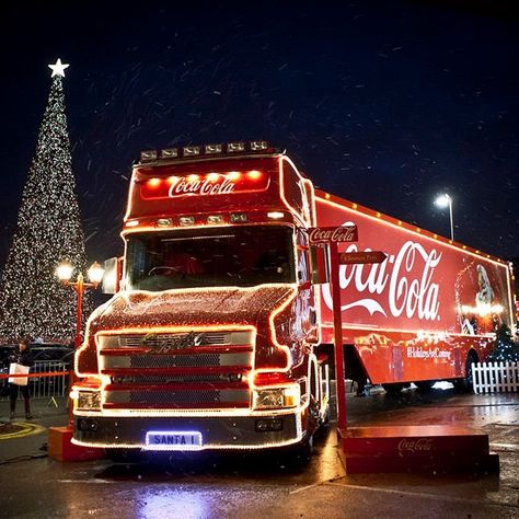 Christmas Day Aesthetic, Merry Christmas Aesthetic, Happy New Year Aesthetic, Coca Cola Santa, Coca Cola Christmas, Christmas Dreaming, Christmas Feeling, Warm Christmas, Christmas Wonderland