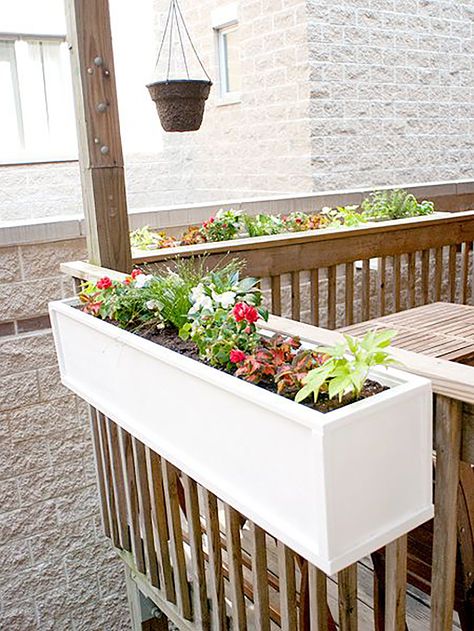 Showcase Your Plants With These 14 DIY Pots: DIY Flower Box Planter Balcony Planter Boxes, Deck Planter Boxes, Pub Ideas, Pallet Planter Box, Deck Planters, Diy Flower Boxes, Apt Decor, Balcony Planters, Window Planters