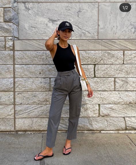 Grey Pants Outfit, Casual Sporty Outfits, Dress Pants Outfits, Spring Attire, Trousers Outfit, Nyc Outfits, Casual Work Outfits Women, Pants Outfit Casual, Work Chic