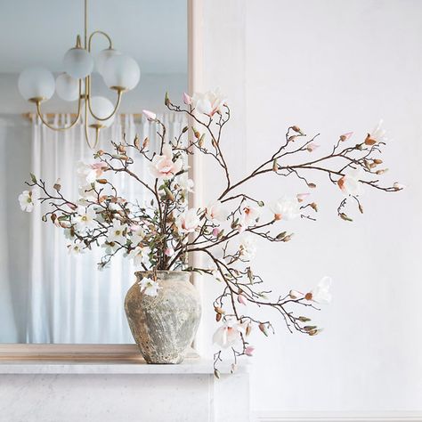 Tulip Magnolia Branches, Tulip Magnolia, Magnolia Branch, Flower Boutique, Table Vase, Diy Vase, Deco Floral, Table Vases, Large Vase