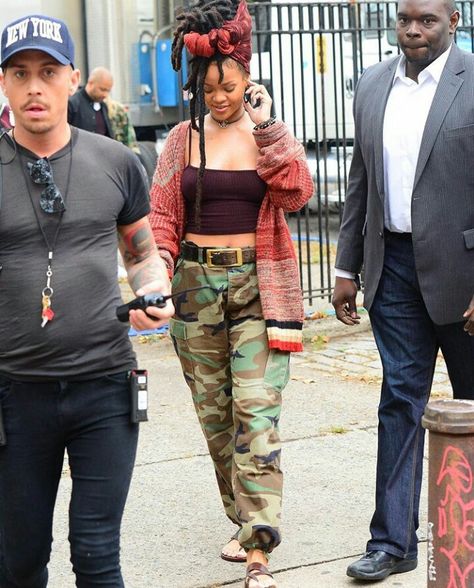 Rihanna Looks Rihanna, Rihanna Outfits, Rihanna Looks, Rihanna Riri, Rihanna Style, Earthy Outfits, Looks Street Style, Kanye West, Rihanna