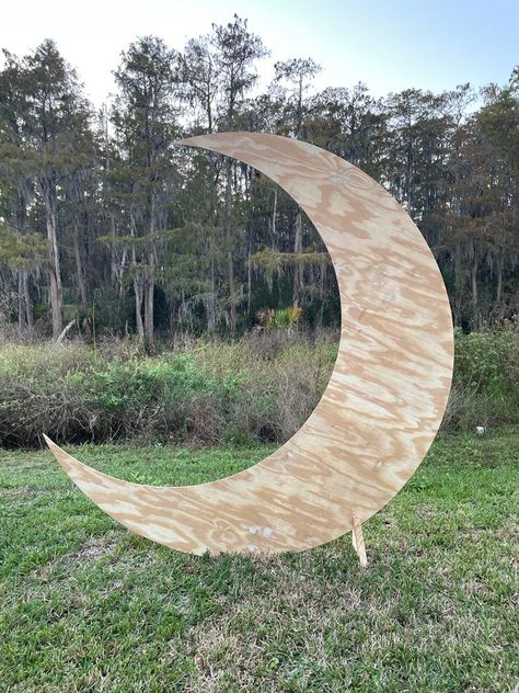 Order here!! Moon Ideas orlando #florida Moon Photo Backdrop, Crescent Moon Photo Prop, Crescent Moon Arch Wedding, Giant Moon Backdrop, Crescent Moon Wedding Backdrop, Moon Arch, Moon Decoration, Wooden Moon, Wood Moon