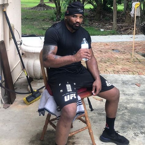 Yoel Romero, Martial Arts Workout, Im Back, Train Hard, Ufc, Pose Reference, Gym Life, Martial Arts, Soldier