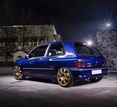 Fantastic Clio 2.0 16V Williams Clio Williams, Clio Sport, Renault 5 Gt Turbo, Classic Garage, Night Pics, Renault Sport, Hatchbacks, Renault Alpine, Honda Civic Hatchback