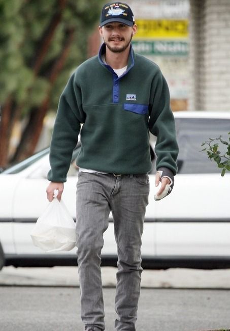 Shia Labeouf rockin' Patagonia Patagonia Street Style, Shia Labeouf Style, Patagonia Outfit, Fleece Outfit, Gossip Girls, Jonathan Rhys Meyers, Shia Labeouf, Logan Lerman, Gemma Arterton