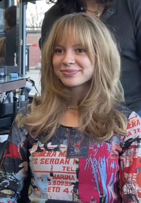 Wispy 70s Bangs, 70s Hair Fringe, 70s Haircut Bangs, 1970s Haircuts Women, 60s Layers Hair, 60s Shoulder Length Hair, Mid Length 70s Hair, Haircut With Bangs Straight Hair, 70s Bangs Hairstyles