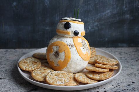 Star Wars Essen, Star Wars Themed Food, Star Wars Snacks, Star Wars Party Food, Birthday Star Wars, Bunco Ideas, Star Wars Baby Shower, Star Wars Theme Party, Star Wars Food