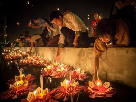 Loy Krathong Festival, Thailand Festivals, Loy Krathong, Fire Candle, Festival Aesthetic, Floating Lanterns, Chiang Mai Thailand, Cinematic Photography, World Cultures