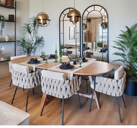 Mirrors Dining Room Wall, Large Mirror In Dining Room, Dining Room With Mirror, Dining Room Sideboard Styling, Condo Dining Area, Room With Mirror, Dining Room Mirror Wall, Dinning Room Wall Art, Ideas Comedor