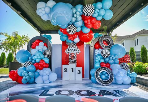 Jam Evangelista | Logan Turns 6 @styleyourparty @wj_11 @maria_j_creations | Instagram Car Themed Decor, Toddler Birthday Party Ideas Boy, Car Theme Decoration Ideas, Blaze Party, 6th Birthday Boys, Cars Birthday Party Decorations, Boys First Birthday Party Ideas, Hot Wheels Party, Hot Wheels Birthday