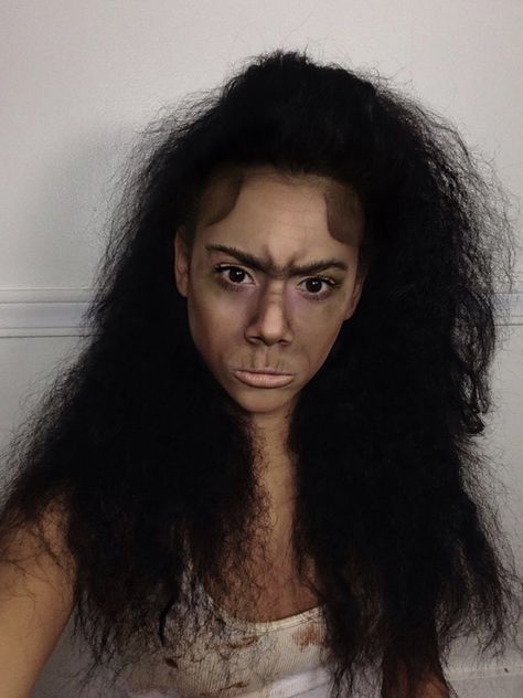 Cavewoman for Addams ancestor makeup Cave Women Makeup, Cavewoman Halloween, Halloween Spider Makeup, Cave Woman, Easy Halloween Makeup, Halloween Makeup Clown, Halloween Makeup Look, Creepy Halloween Makeup, Halloween Makeup Diy