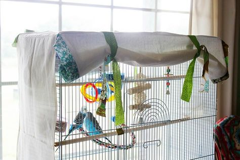 Diary of a Stay at Home Mom: { Sewing Day - DIY Bird Seed Catcher and Cage Cover } Bird Seed Catcher, Diy Bird Seed, Homemade Brown Gravy, Diy Bird Cage, Pet Bird Cage, Bird Cage Covers, Diy Birds, Bird Seed, Pet Bird