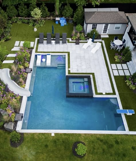 Backyard Pool Designs Landscaping, Modern Pool Designs, Case Creole, Backyard Landscaping With Pool, Luxury Pools Backyard, Backyard Pool Design, Rectangle Pool, Dream Backyard Pool, Family Backyard