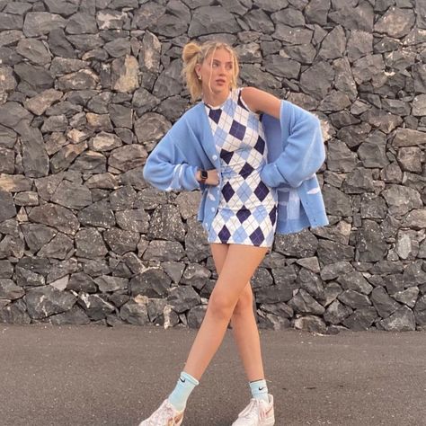 Argyle Dress Outfit, Blue Outfits Aesthetic, Argyle Dress, Foto Poses, Girly Outfits, Teen Fashion Outfits, Preppy Outfits, Looks Vintage, Party Dresses For Women