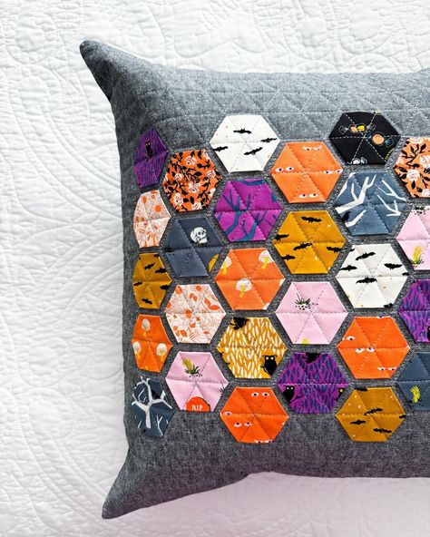 Today on the blog and in the shop: Hexie Pillow - Tiny Frights Version • comment “Hexie” and I’ll DM you a link to the blog post! Pattern: Hexie Pillow Fabric: Tiny Frights by @rubystarsociety Quilted by me 😀 #hexiepillowpattern #hexies #tinyfrightsfabric #modernquilting #modernhandcraftpatterns Hexie Projects, Lavender Moon, Linen Background, Ruby Star Society, Pillow Form, Tiny Prints, Light Lavender, Traditional Quilts, Mini Charm