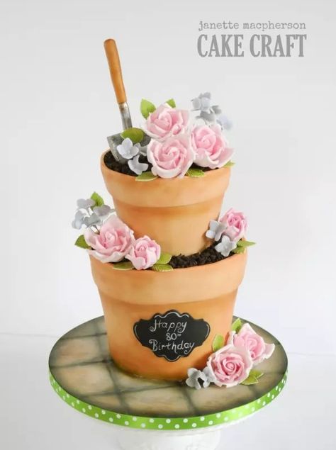 This flower pot cake that looks like the real thing. | Community Post: 15 Ridiculously Stunning Nature Cakes That Are Almost Too Perfect To Eat Stacked Flower Pots, Cake For Mom, Flower Pot Cake, Nature Cake, Pot Cakes, Birthday Cake For Mom, 70th Birthday Cake, 80 Birthday Cake, Garden Cakes