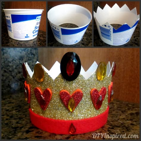 Cheap and easy DIY recycled plastic crown for a Queen of Hearts Halloween Costume. Great for an adult or kids costume. Diy Carnaval, Queen Of Hearts Halloween, Alice In Wonderland Diy, Heart Costume, Queen Of Hearts Costume, Alice In Wonderland Costume, Wonderland Costumes, Diy Crown, Heart Crown