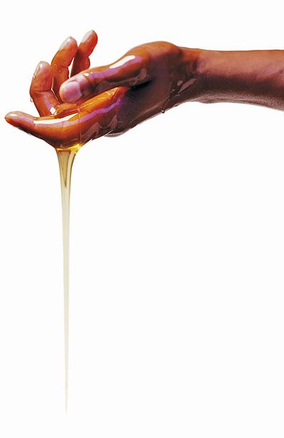 Honey Dripping, Vogue Editorial, Hand Photography, Hand Drawing Reference, Hand Reference, Skin Care Brands, A Level Art, Body Reference, Photo Reference