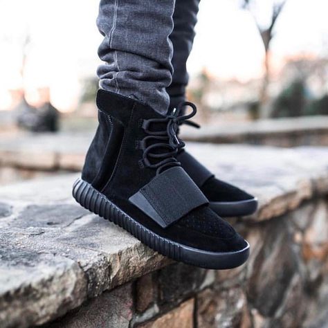 Adidas Yeezy Boost 750 Triple Black #premium, #sneakers, #style Adidas Yeezy 750 Boost, Black Yeezy, Yeezy Boost 750, Yeezy 750, Gq Men, Adidas Shoes Women, Dapper Gentleman, Exclusive Sneakers, Yeezy Boost 350