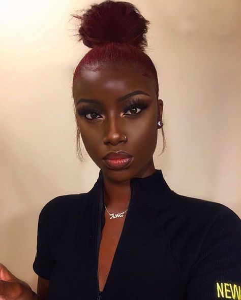 Darkskinwomen 💄💋 on Instagram: “Tag her 🤎” Dyed Natural Hair For Black Women Dark Skin, Dark Skin Women With Colored Hair, Red Brown Hair Color, Hair Color For Dark Skin, Colors For Dark Skin, Red Brown Hair, Dyed Natural Hair, Brown Hair Color, Dark Skin Beauty