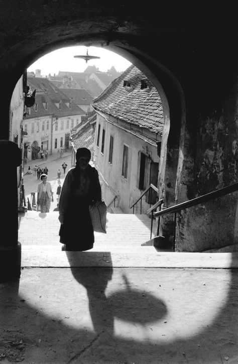 INGE MORATH | Inge Morath, Sibiu (Hermanstadt), Romania 1958 Inge Morath, Princesa Margaret, Top Photographers, Art Corner, Magnum Photos, Female Photographers, Street Photo, White Photography, Light And Shadow