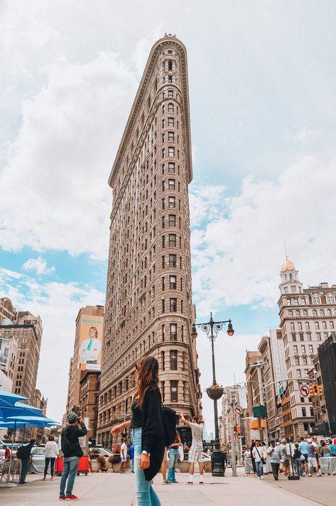 Flat Iron Building, Hotel Secrets, Most Instagrammable Places, Places In New York, Flatiron Building, New York Photography, Work Abroad, Enjoy Your Vacation, Instagrammable Places