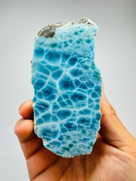 This is our latest, best of the best Fractal & Super Blue Larimar! A poetry of deep blue hues and striking Larimar patterns. Gently cut and mirror polished. Fractal & Super Blue, very rare to find in this size and quality! This Larimar is very healthy and can be further processed into any items of your wish. Astonishing display piece and of course a meditation, healing and protection stone.  This Larimar specimen is a joy to behold. The weight is 1,007 g (2.44 lbs; 39 oz) 🏅 As the officially re Larimar Stone, Rare Stone, Meditation Stones, Sticks And Stones, Protection Stones, Rocks And Gems, Gems And Minerals, Healing Stone, Crystal Gems