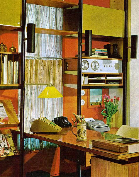 Home office, from Practical Encyclopedia of Good Decorating and Home Improvement. #homeoffice #interiordesign Retro Rooms, 70s Interior, Office Vintage, 1970s Home, Goth Vintage, 70s Home, 70s Decor, Interior Vintage, Vintage Interior Design