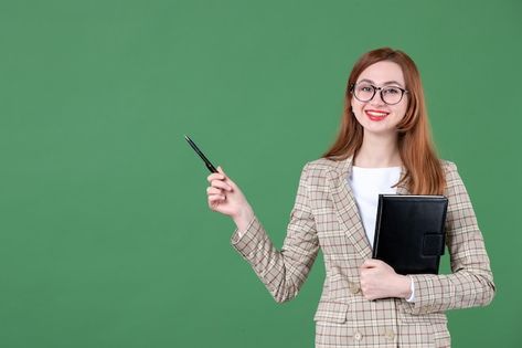 Portrait of female teacher holding notep... | Free Photo #Freepik #freephoto #female-teacher #student-with-book #female-student #happy-business-woman Leeds Christmas, Beautiful Easy Drawings, Picture Of A Person, Become A Teacher, Teacher Images, Computer Teacher, Teacher Preparation, Teacher Photo, Pop Queen