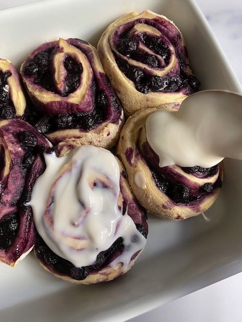 The Best Vegan Blueberry Rolls | Upbeet & Kaleing It Blueberry Roll Cake, Cinnamon Rolls Blueberry, Best Vegan Cinnamon Rolls, Blueberry Rolls, Woman Baking, Vegan Cinnamon Rolls, Homemade Crackers, Vegan Blueberry, Green Onion