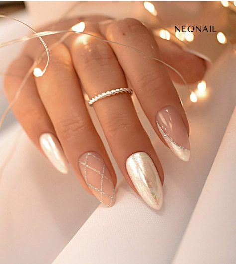 Indian Wedding Nail Art Designs, Bridesmaids Nails, Bridal Nail Art, Nude Nail Designs, Makijaż Smokey Eye, Nail Art Wedding, Bride Nails, Wedding 2024, Girls Nails