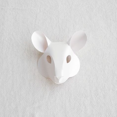 一张纸 a piece of paper / studio on Instagram: “This is our refined version of the mouse mask. We shorten the face, refined the shape of ears and cheeks. Well, It is hard for refining…” Rat Costume Diy, Rat Mask, Rat Costume, Mouse Mask, Character Turnaround, Alice In Wonderland Costume, Mask Cute, Wonderland Costumes, Mask Template