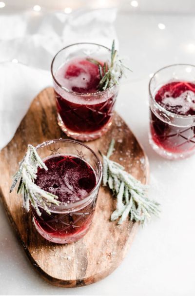 Cranberry Shrub, Shrub Drink, Shrub Recipe, Pomegranate Cocktails, Festive Holiday Drinks, Bourbon Cocktail Recipe, Bourbon Smash, Gold Drinks, Orange Cocktails