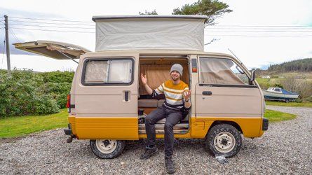 Suzuki Campervan, Suzuki Super Carry, Mini Motorhome, Small Camper Vans, Small Motorhomes, Rolls Royce Car, Mini Stove, Camper Interior Design, Suzuki Every