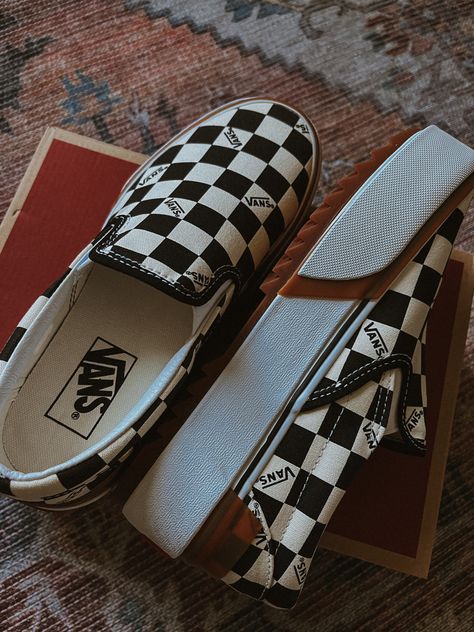 Platform Vans Checkered, Checkered Vans Platform, Checkered Vans Aesthetic, Checkered Outfit Women, Checkered Converse, Platform Checkered Vans, Platform Vans Outfit, Vans Slip On Platform, Checkered Vans Outfit