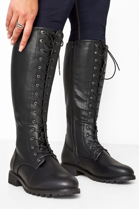 Black Lace Up Boots Outfit, Black Boots Outfit Winter, Lace Up Boot Outfit, Black Lace Up Dress, Long Black Boots, Boots Outfit Men, Biker Look, Winter Boots Outfits, Black Lace Up Boots