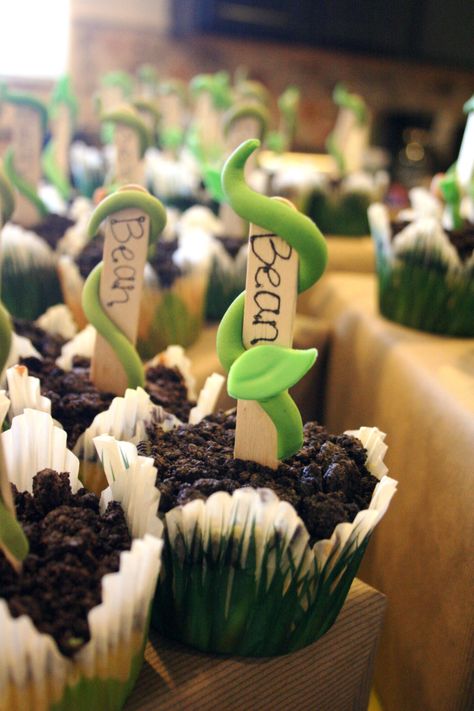 What a cute ideas for teacher when their students learn about plants Nature Cupcakes Ideas, Earth Day Birthday Party, Day Birthday Party Ideas, Planting Activities, Earth Day Birthday, Decorated Brownies, Bean Stalk, Class Snacks, Farm Event