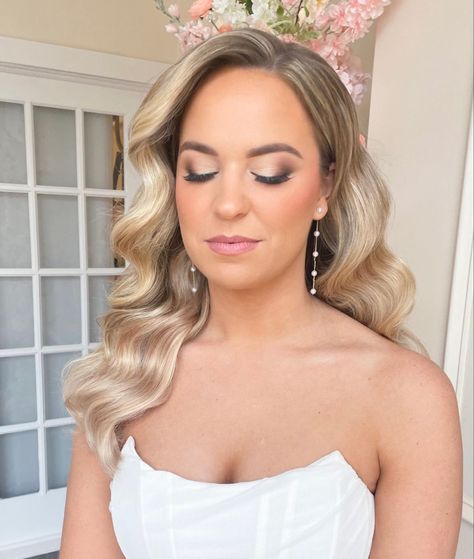 Wedding Glam Blue Eyes, Soft Bridal Glam Blue Eyes, Western Bride Makeup, Bridal Makeup Gold Tones, Soft Glam Makeup Wedding Blonde, Bridal Makeup Airbrush, Hazel Eyes Bridal Makeup, Bridal Makeup Boho, Bride Make Up Green Eyes