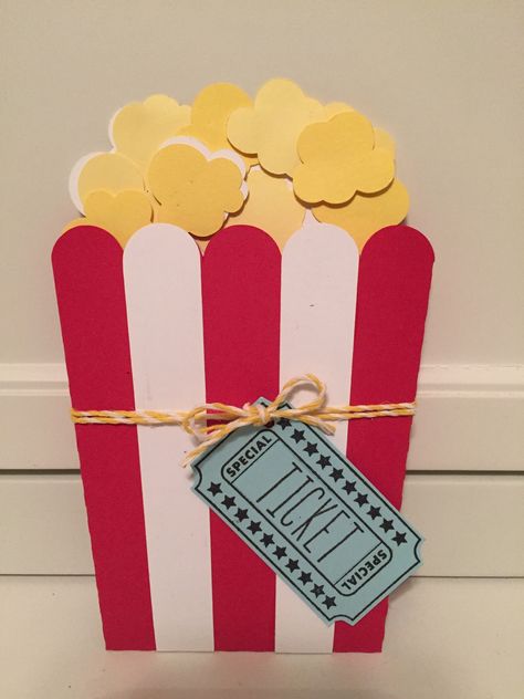 Movie tickets gift card holder Diy Movie Tickets, Cinema Gift, Hollywood Theme Classroom, Deco Cinema, Popcorn Party, Theatre Gifts, Anniversaire Harry Potter, Movie Gift, Movie Tickets