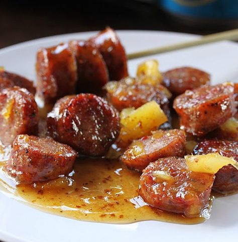 Spicy and Sweet Smoked Sausage - The sausage is cut into bite sized pieces and browned. Then served in a sauce of pineapple, brown sugar, and creole mustard…out of a crock pot. Sausage Appetizer Recipes, Sausage Appetizers, Smoked Sausage Recipes, Creole Mustard, Crockpot Appetizers, Fingerfood Party, Delicious Appetizer Recipes, Smoked Sausage, Sausage Recipes