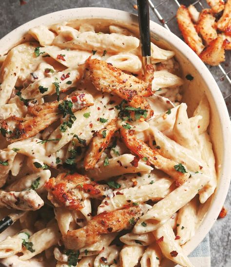 Chicken Alfredo Penne Pasta, Alfredo Penne Pasta, Italian Seasoned Chicken, Penne Alfredo, Butternut Squash Lasagna, Pasta Meals, Seasoned Chicken, Homemade Noodles, Alfredo Recipe