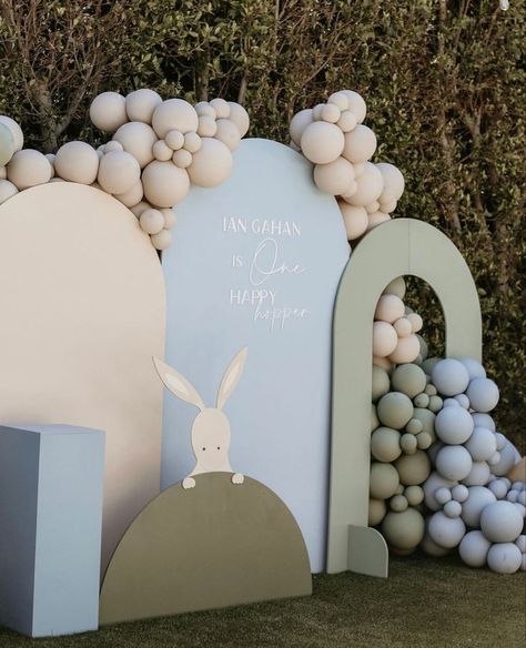 Rabbit Birthday Decorations, Bunny Rabbit Theme Birthday Party, Bunny Balloon Decorations, Petter Rabbit Birthday Party Decor, Peter The Rabbit Birthday Party, Peter Rabbit Birthday Theme, Peter Rabbit Backdrop, Peter Rabbit Birthday Party Decorations, Peter Rabbit 1st Birthday Boy