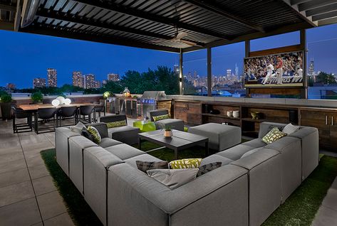 Penthouse Ideas Rooftop Gardens, Rooftop Ideas House, Rooftop House Ideas, Rooftop Terrace Design Penthouses, Penthouse Terrace Ideas, Modern Penthouse Luxury, Penthouse Rooftop Terrace, Luxury Rooftop, Penthouse Rooftop