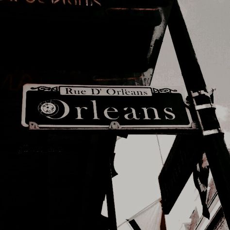 Voodoo New Orleans, New Orleans Witch, Southern Gothic Aesthetic, Renee Ahdieh, New Orleans Voodoo, Southern Gothic, Interview With The Vampire, Gothic Aesthetic, New Orleans Louisiana