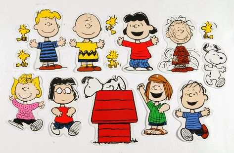 And Here Is Some Cool Peanuts Clip Art A Lot Of It For The Holiday Snoopy Clip Art, Bolo Snoopy, Peanuts Gang Christmas, Snoopy Characters, Charlie Brown Characters, Peanuts Party, Hulk Character, Circus Characters, Peanuts Movie