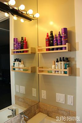 use a spice rack to store product on the bathroom wall Ikea Spice Rack, Apartment Decoration, Spice Racks, Ideas Hogar, Apartment Life, Tiny Bathroom, First Apartment, Spice Rack, Dorm Room Decor