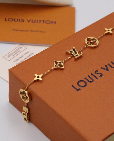 Jewelry To Buy, Louis Vuitton Bracelet, Van Cleef And Arpels Jewelry, Fancy Jewelry Necklace, Expensive Jewelry Luxury, Best Jewelry, Classy Jewelry, Expensive Jewelry, Fancy Jewelry