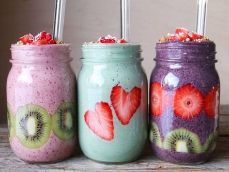 If you're lacking smoothie ideas and want to improve your health, you've come to the right place! Here is the list of 10 Smoothie Ideas you need to know! Raw Sweets, Mango Drink, Better Food Choices, Balanced Breakfast, Raspberry Smoothie, Healthy Breakfast Smoothies, Exotic Food, Strawberry Smoothie, Breakfast Smoothies