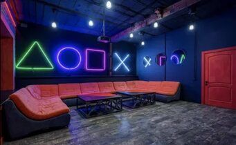 Gaming Lounge, Gaming Center, Game Cafe, Vip Lounge, Store Design Interior, Boy Bedroom, Game Room Design, Boys Bedrooms, Store Interior